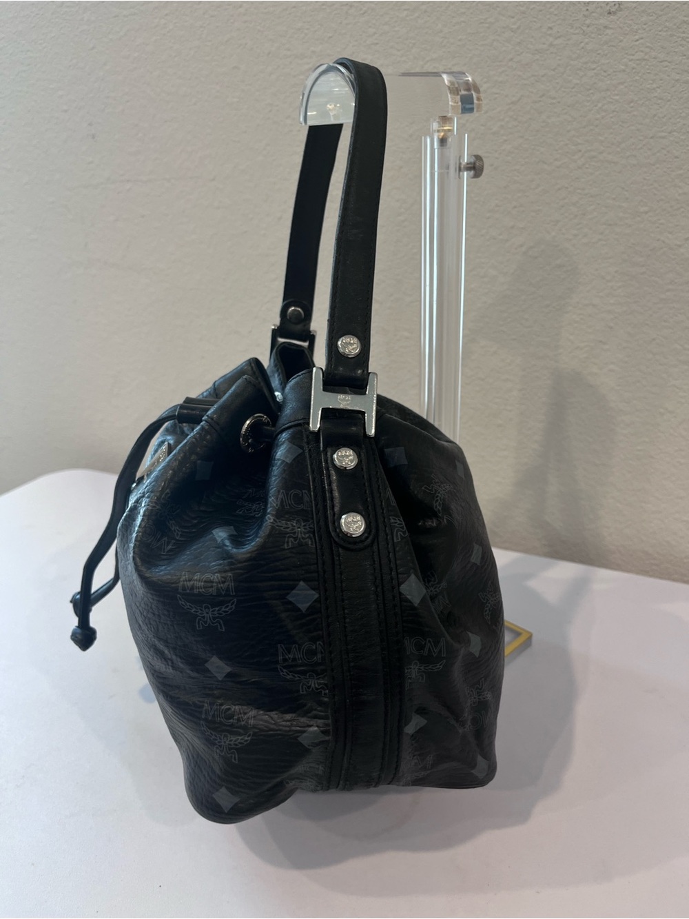 MCM DRAWSTRING BUCKET BAG. - Picture 3 of 12